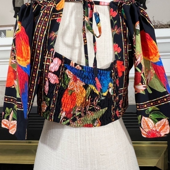 Jijlem Tropical Cropped Top With Own Back - Picture 5 of 10